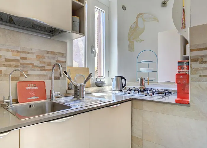 Colosseo Rooftop 36 - Exclusive Terrace, Solarium & Skyline View Apartment *