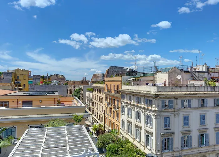 Colosseo Rooftop 36 - Exclusive Terrace, Solarium & Skyline View Apartment *